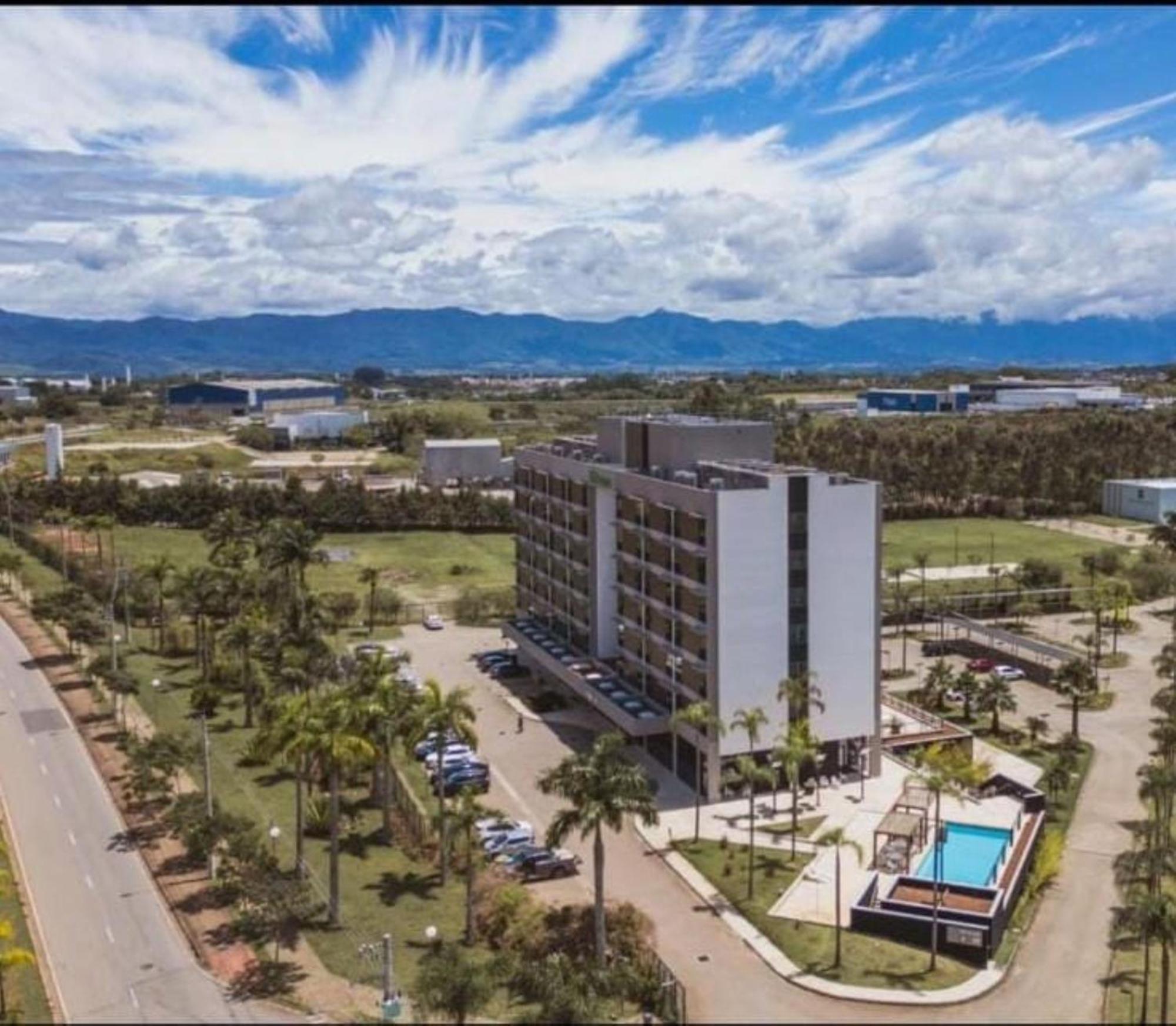 Готель Ibis Styles Таубате Екстер'єр фото